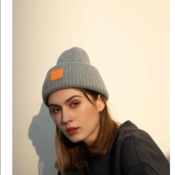 Venque Amoo Beanie Hat - Picture 4 of 7